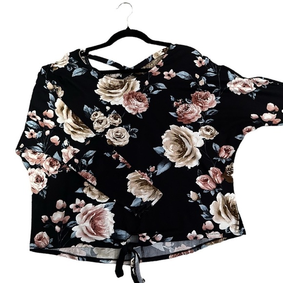 Floral Print Black Long Sleeve Top w/Tie Front open Cross Back Detail Sz. Medium - Picture 3 of 5